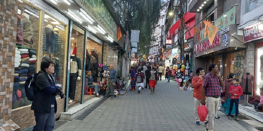 Purchase souvenirs from Darjeeling Mall Road, a place to visit in Darjeeling in December.