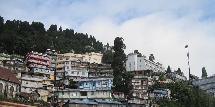 Darjeeling is a beautiful hill station in West Bengal, highly popular among tourists.