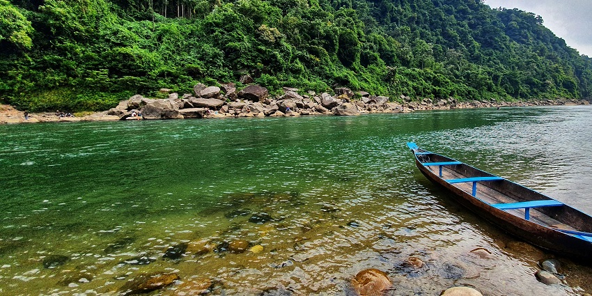 Image of Dawki River - one of the best and popular sites for camping in Shillong.