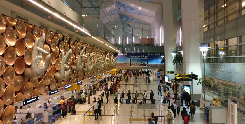 Beautiful sculpture inside of the Delhi airport—Thinngs to do in Delhi Airport