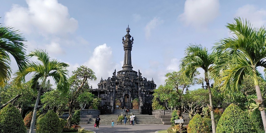 Celebrating new year parties in Bali with the locals of Denpasar is amongst the best options.
