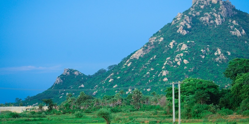 Deoghar is one of the most spiritual and beautiful places to visit for every traveller.