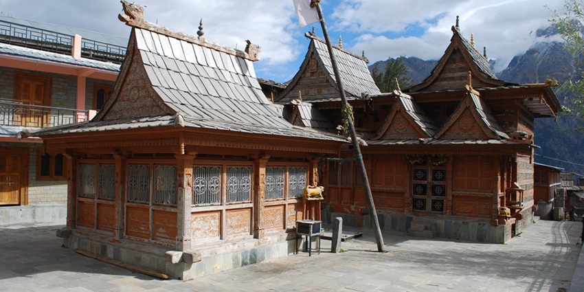 Derthu Mata Temple is one of the most religious places to visit in Narkanda for all.