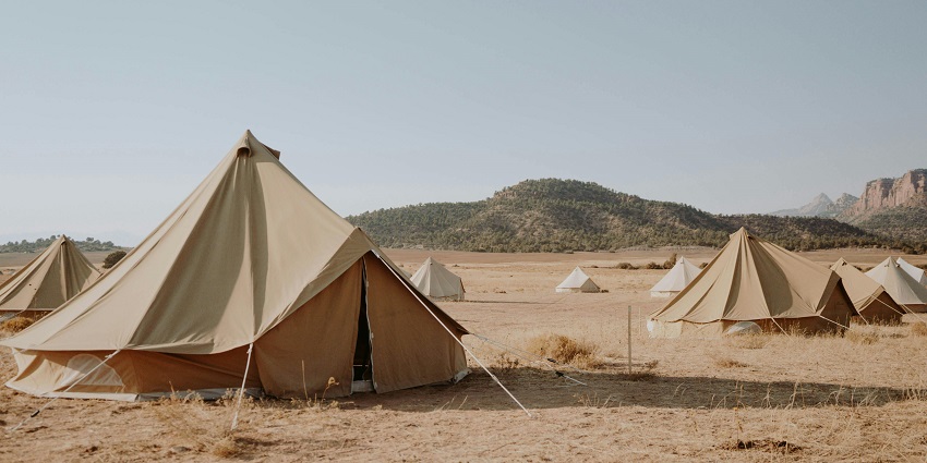 Desert safari Sharjah offers camping opportunities under the starry night with music and campfire.