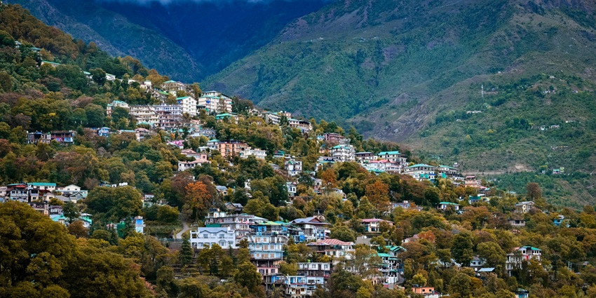 This hill station is one of the most popular destinations to explore among tourists near this park