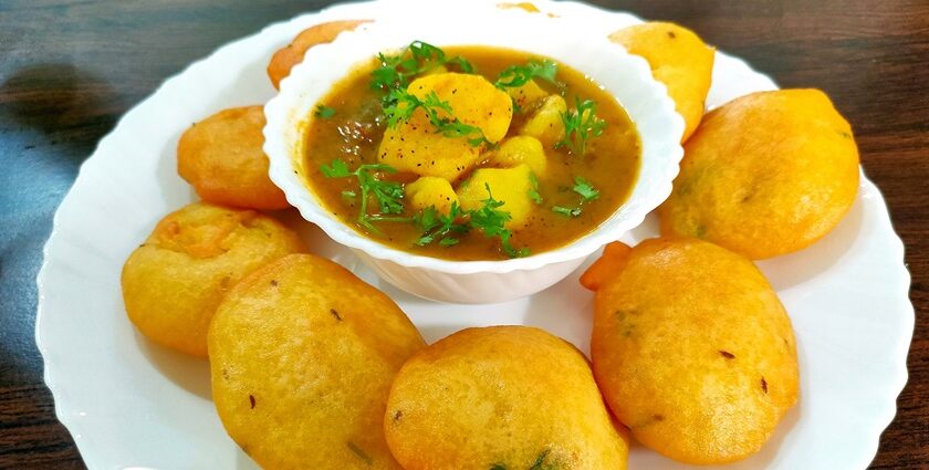 Dhuska is one of the traditional dish out of the best street food in ranchi offering authentic flavours