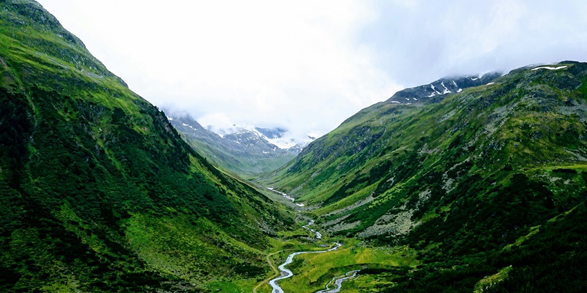 A glimpse of the lush green Dirang Valley that houses the famous Dirang Monastery.