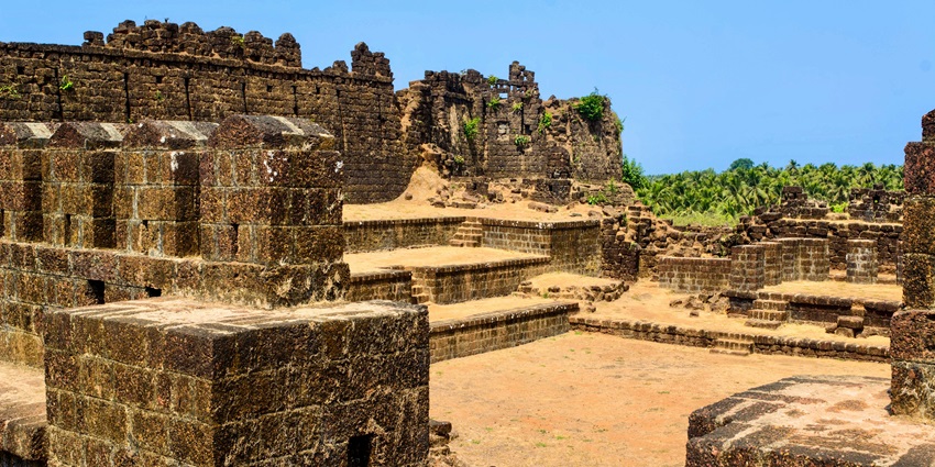 Discover the rich history of this lesser-known marvel, located atop a hill in Rayadurgam.