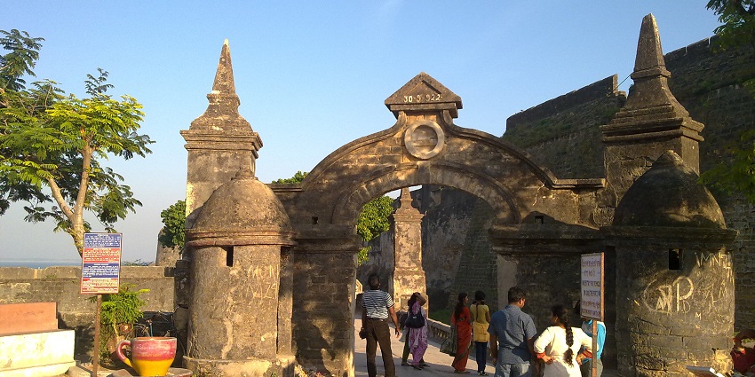 A visit to the Diu Fort is one of the amazing things to do in Diu on your next holiday.