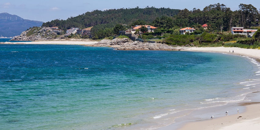 An astonishing view of the beautiful Do Son Beach, one of the scenic beaches in Hanoi.
