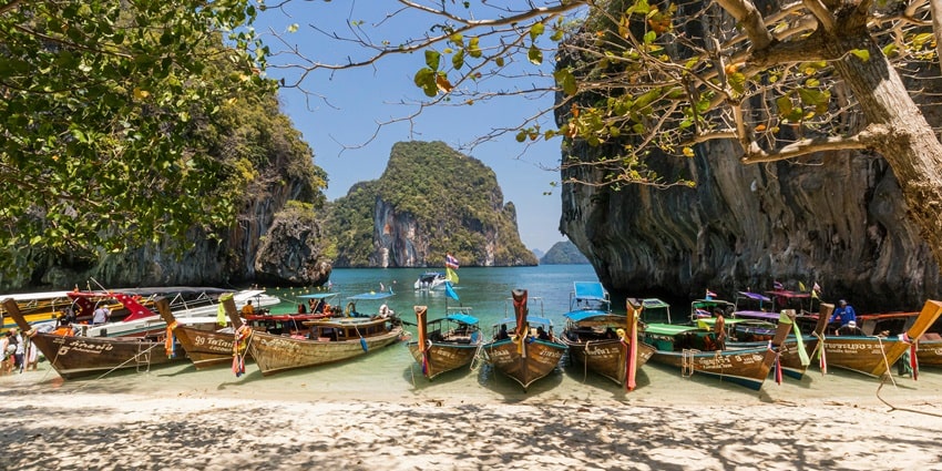 The image of boats is the seashore at Dong Tan Beach - one of the beaches in Pattaya.