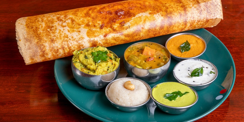 Kasaragoda lies in Kerala, offering multiple delectable cuisine options to tourists.