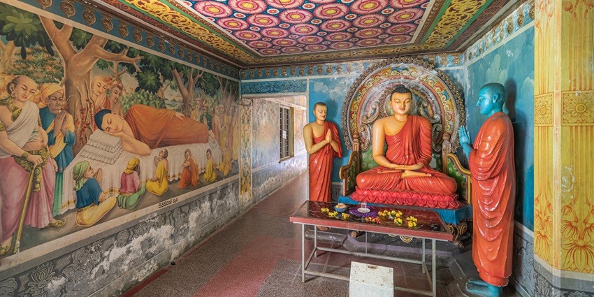 Visiting the Dowa Rock Buddhist temple is one of the best things to do in Ella, Sri Lanka.