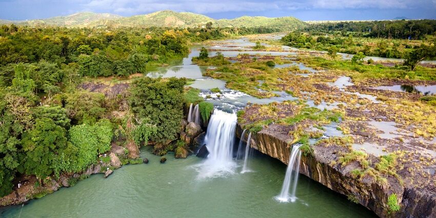 Witness the stunning Dray Nur Waterfall which is one of the famous Vietnam Waterfalls.