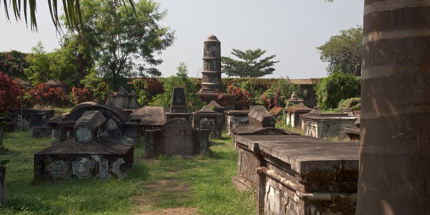 A historical cemetery in Kochi near the Portuguese museum