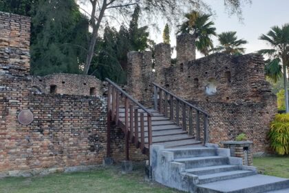 The entrance of Dutch Fort looks as antique as the relics of the ancient colonial era.