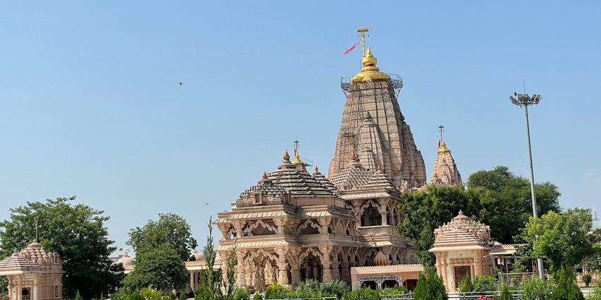 Dwarkadheesh site is one of the best temples in Dwarka Delhi that you must visit once.