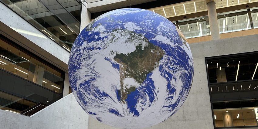 Earth Alive shows a glimpse of continuous changes happening on the planet gradually.