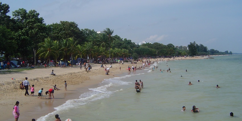 The East Coast Park is one of the best places to visit in Singapore for couples.