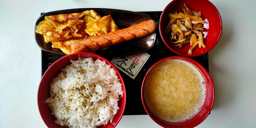 Penang National Park has nearby areas which offer drool-worthy cuisine to the visitors.
