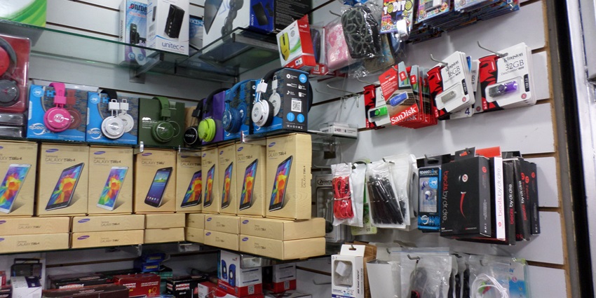 Electric Plaza is one of the best markets in Andaman to buy electronic goods and gadgets.