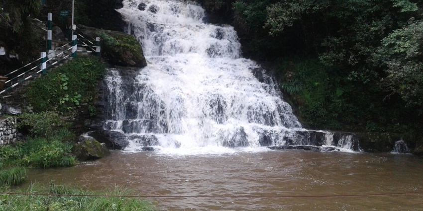 Elephant Falls is one of the best places to visit in Meghalaya in December for all.