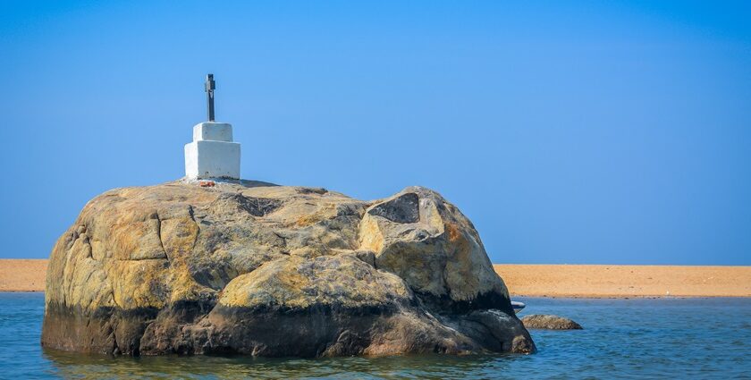 A rock that is shaped like an elephant is known for its spectacular sight in Poovar.