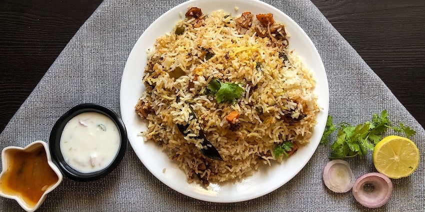Savour the famous delicacies of Eleven Spices on your trip to Kashmir.