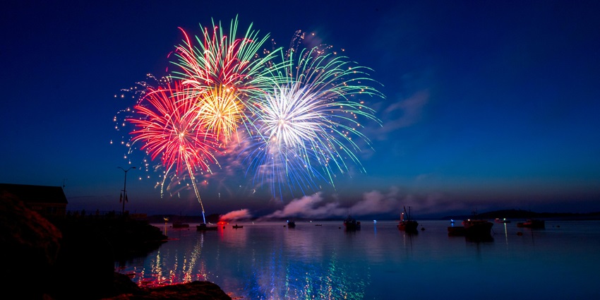 Enjoying luxurious Yacht parties is one of the best ways to celebrate new year in Dubai.