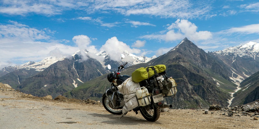 Enjoy mountain biking through pine trails is one of the best things to do in Naldehra.