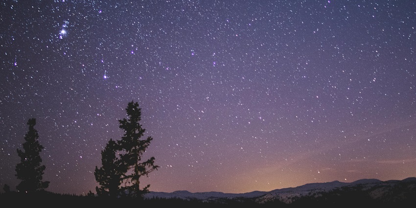 Crisp Himalayan nights revealing constellations, Milky Way, and meteor showers in pollution-free skies.