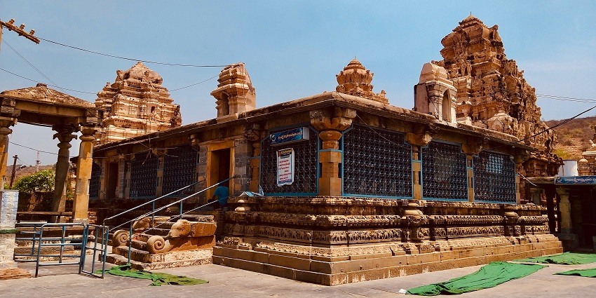Srivari temple favours the winter stretch of the year with the vibrant pujas and festivals