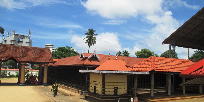 Image of Ernakulathappan temple during day time with picturesque views - explore temples in Kochi