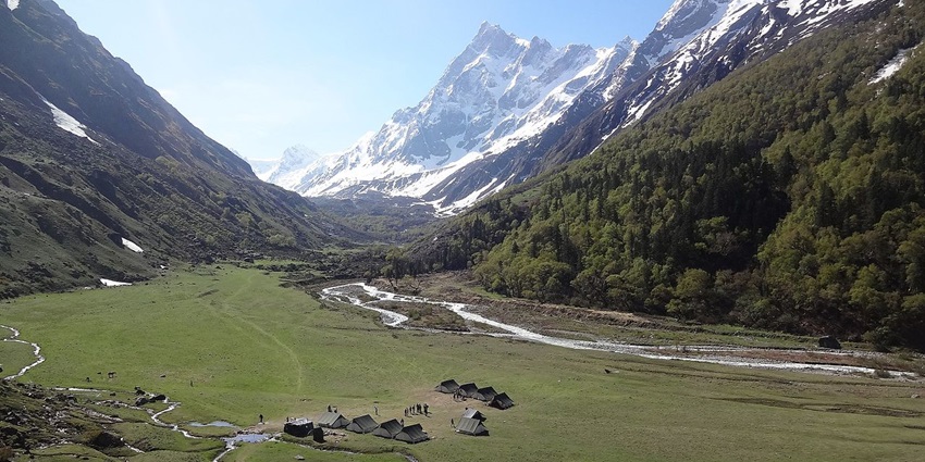A picture of tourist camps, which is one of the best things to do in Tawang