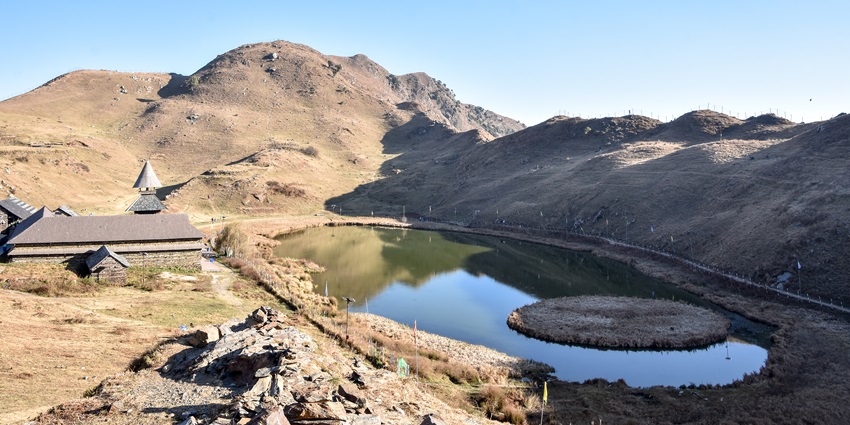 A lake resembling Ghepan Ghat Lake, visiting one is one of the things to do in Jispa.