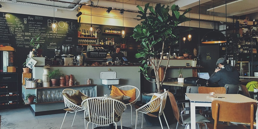 Relaxing at Oxford Bookstore & Cha Bar is one of the top things to do in Connaught Place.