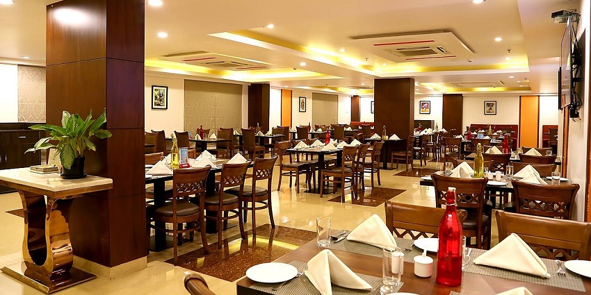 Dining at fine restaurants with serene views is one of the best options for enjoying Abu Dhabi nightlife.