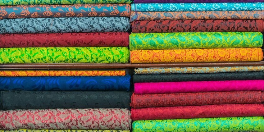 Firayalal Chowk is one of the best shopping places in Ranchi for ethnic garments.