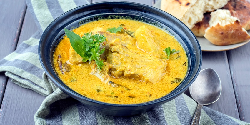 This curry is popular all over the state for its tangy flavour, especially preferred by spice lovers