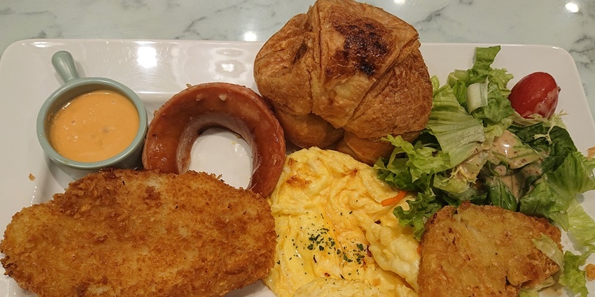 Fish cutlets are one of the popular tasty street foods in  Andaman, both among locals and tourists.