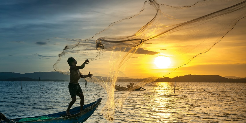 Alimatha and surrounding areas use traditional fishing methods for catching various fish.