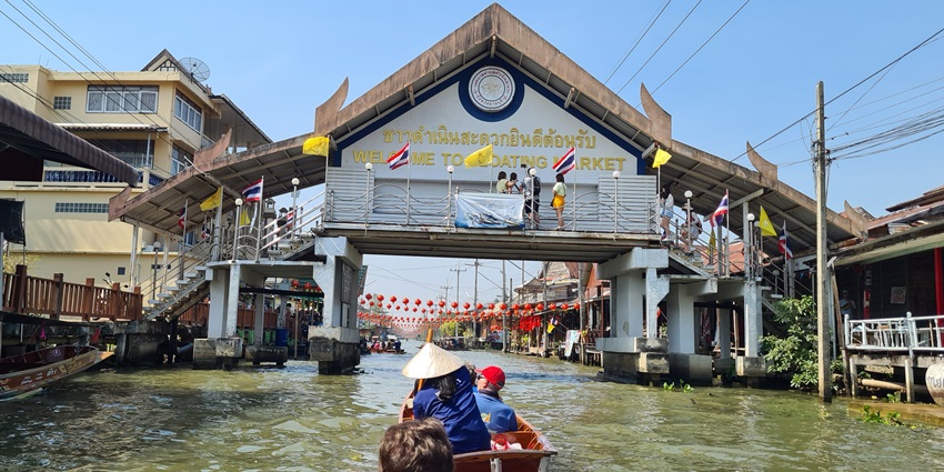The beautiful snapshot of the amazing floating market–Places to visit in Pattaya