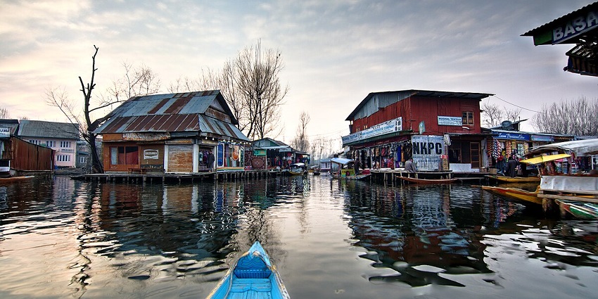 A snapshot of the alluring floating market—Places to visit in Pattaya with family