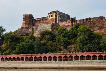 Witness the grandeur of the Chingus Fort on your next trip to Jammu and Kashmir.