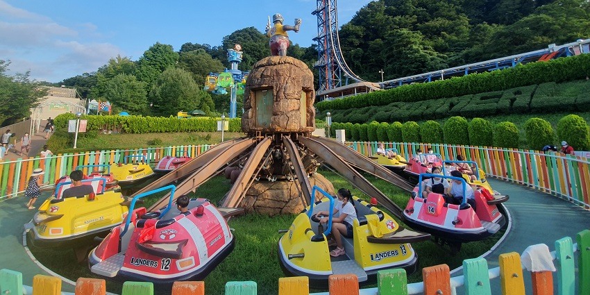 Fun N Food Village is a place worth adding to your list of adventure parks in Mayur Vihar.