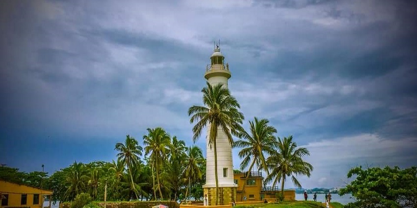 Cherishing sunset views from the Fort Lighthouse is one of the best things to do in Galle.