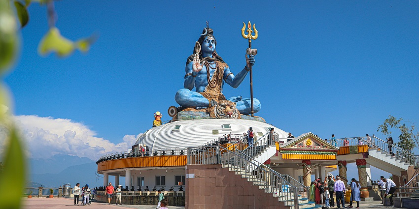 A view of the majestic Shiva statue standing elegantly in the Gasota Mahadev Temple.