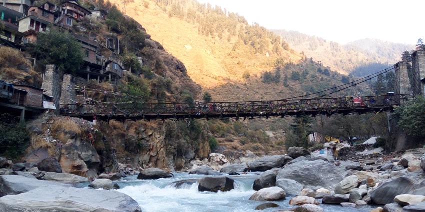 Wide angle snap of the gathering of People on the Manikaran bridge over the river