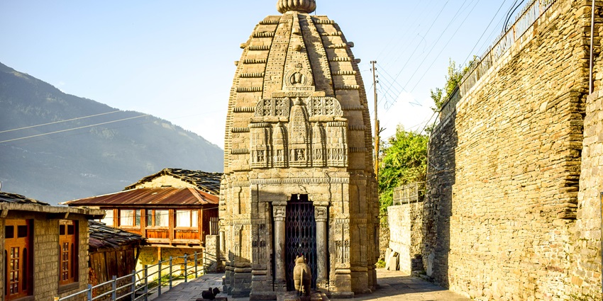 Beautiful image of the majestifc Gauri shankar temple during the summer of Naggar