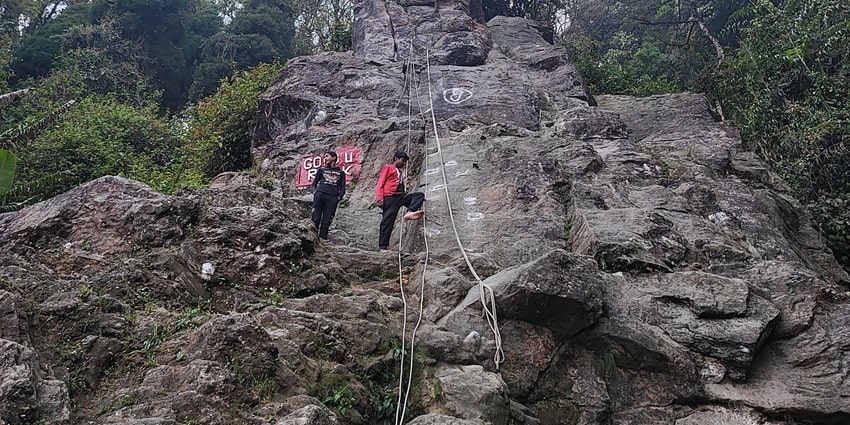 Gombu rock is the off-beat place for rock climbing in darjeeling, away from all the crowds